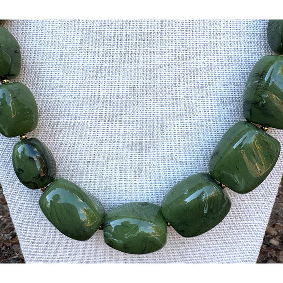 Vintage Joan Rivers Marbled Green Acrylic Lucite Necklace Graduated Bead 26" - Picture 2 of 6